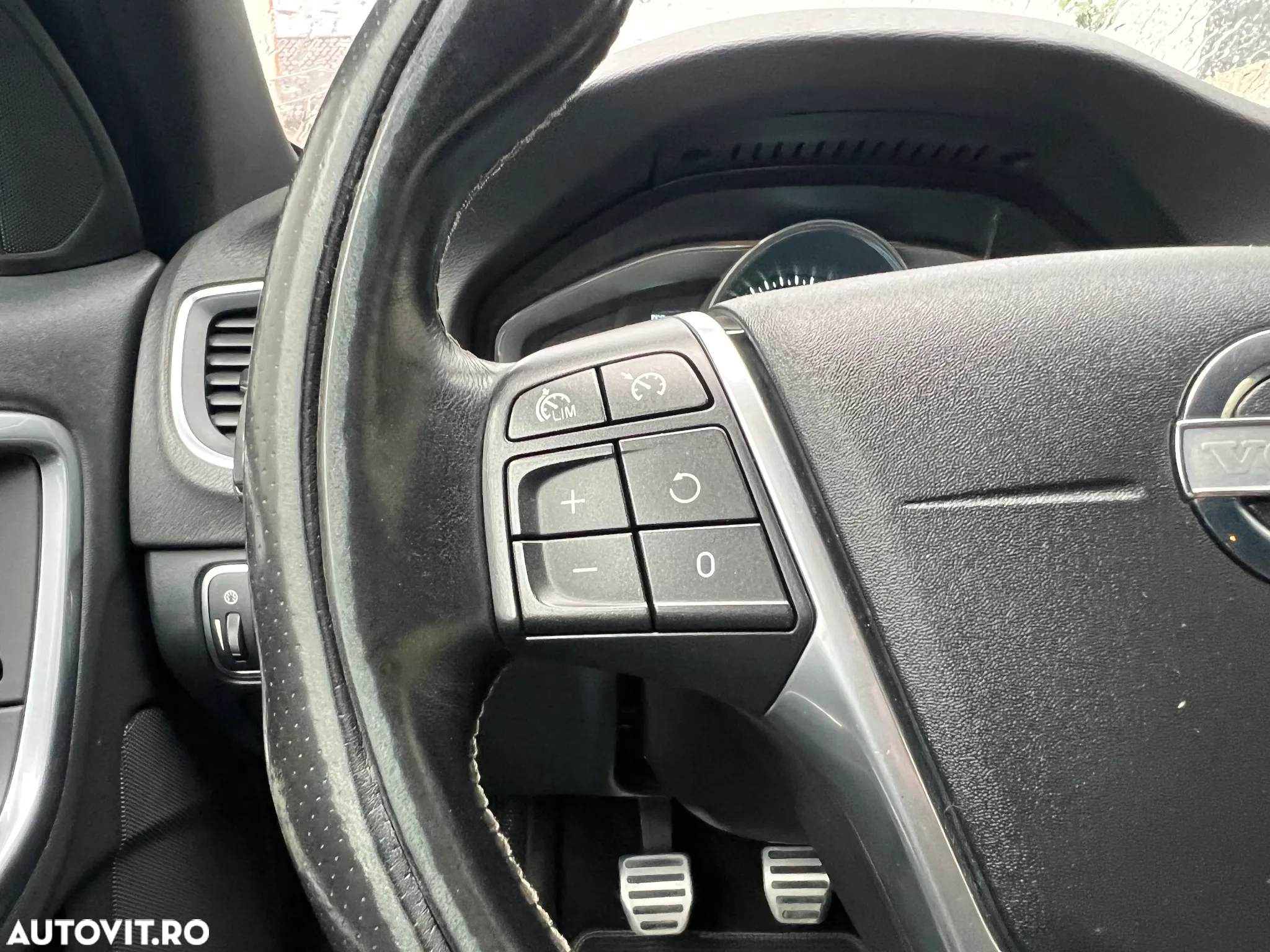 Volvo S60 D3 Start-Stop R-Design - 16