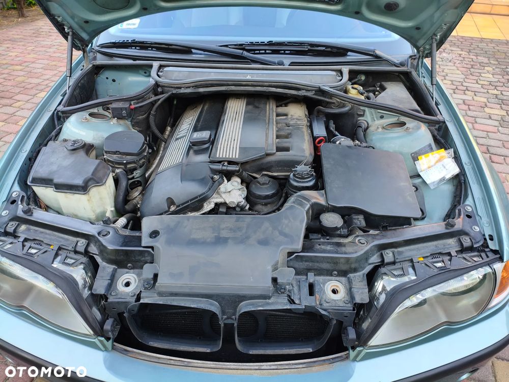 BMW Seria 3 330i - 26