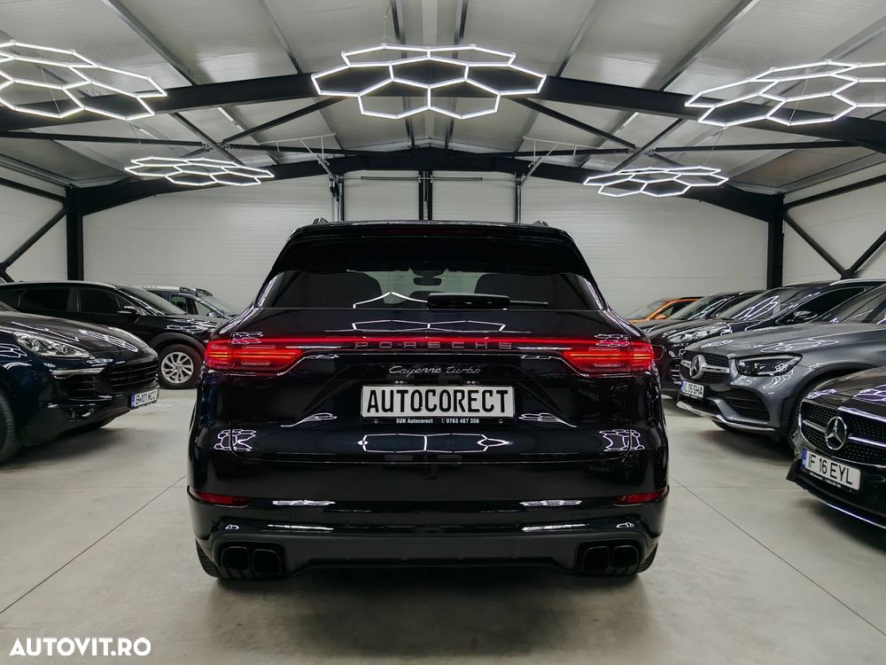 Porsche Cayenne Turbo - 33