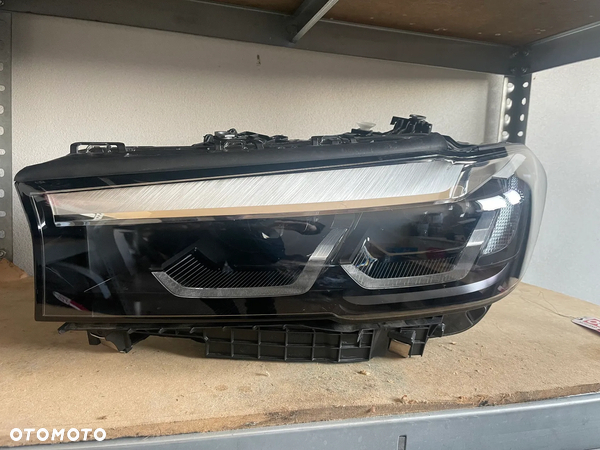 BMW G30 31 LIFT Lampa reflektor lewy igła.  5A388C3