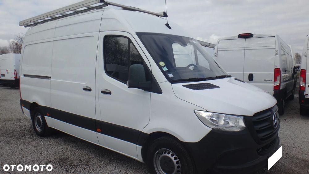Mercedes-Benz Sprinter - 2