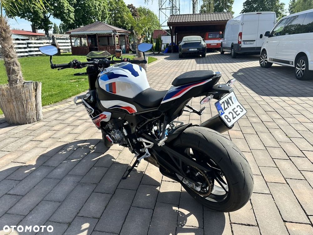 BMW S - 5