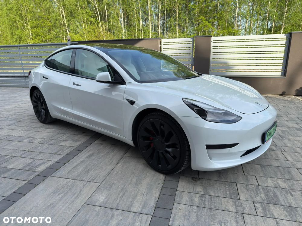 Tesla Model 3 - 25