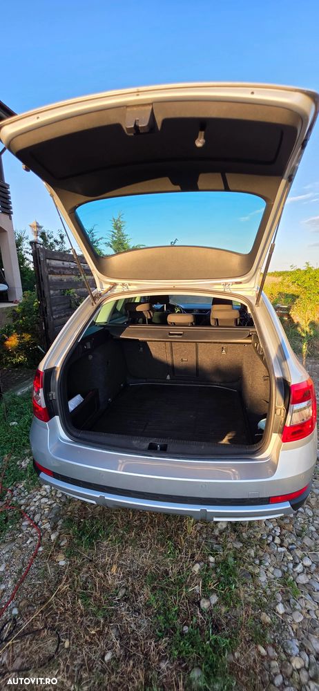 Skoda Octavia 2.0 TDI 4x4 DSG Scout - 6