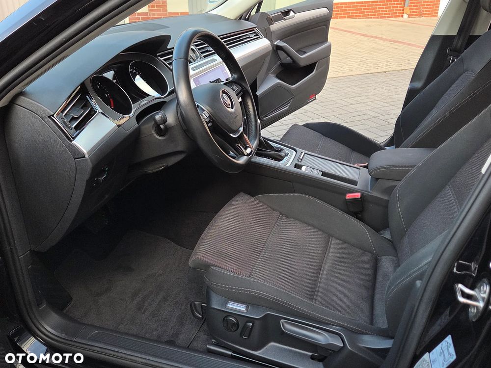 Volkswagen Passat 2.0 TDI SCR DSG Highline - 29