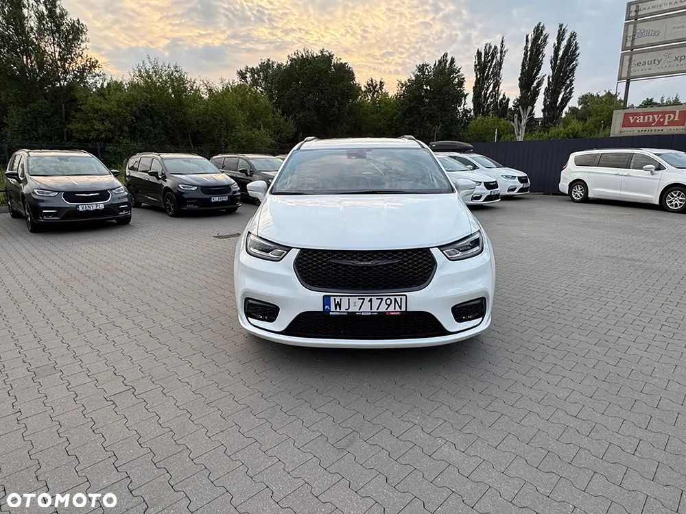 Chrysler Pacifica - 10