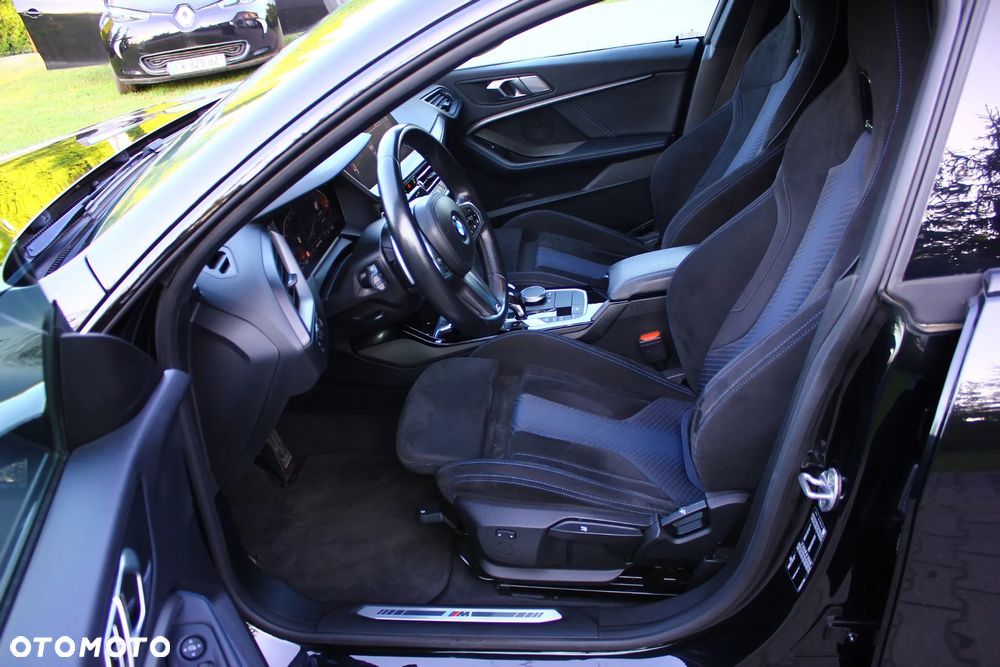 BMW Seria 2 218d M Sport sport - 24