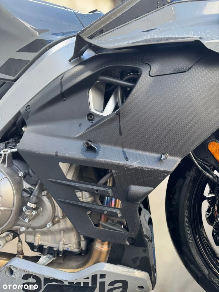 Aprilia Tuono - 7
