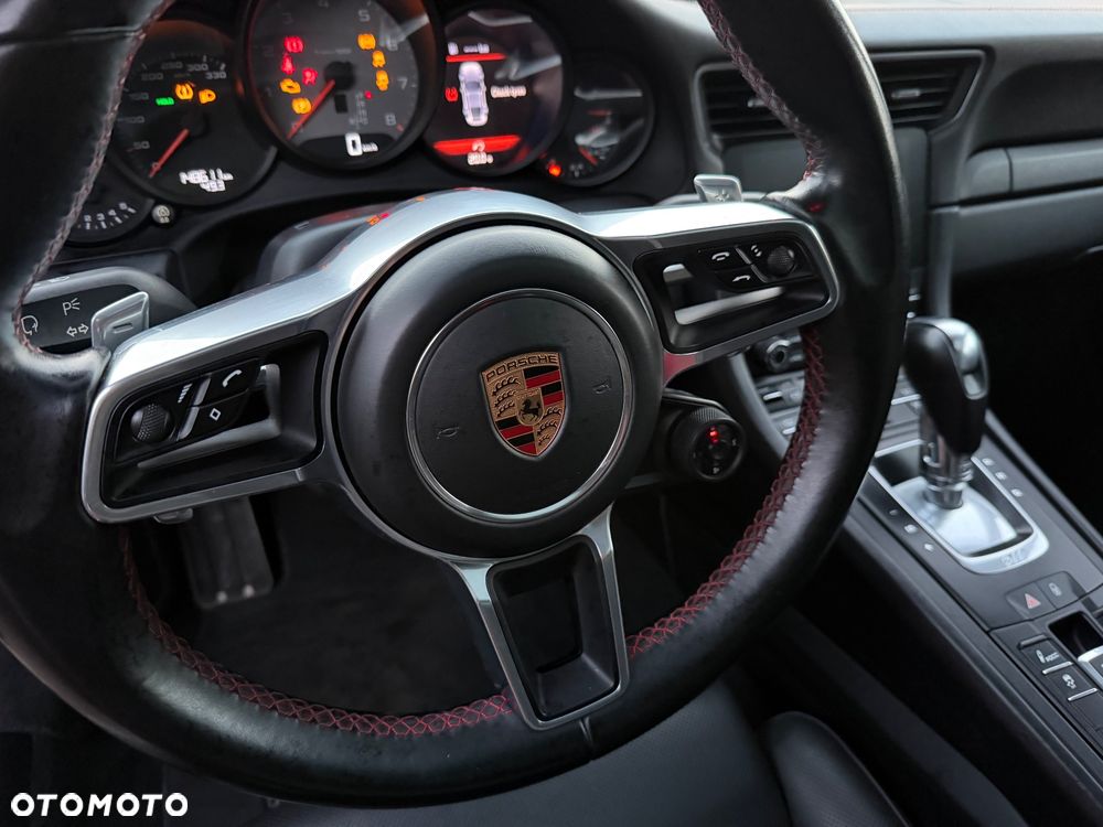 Porsche 911 Carrera 4S PDK - 20