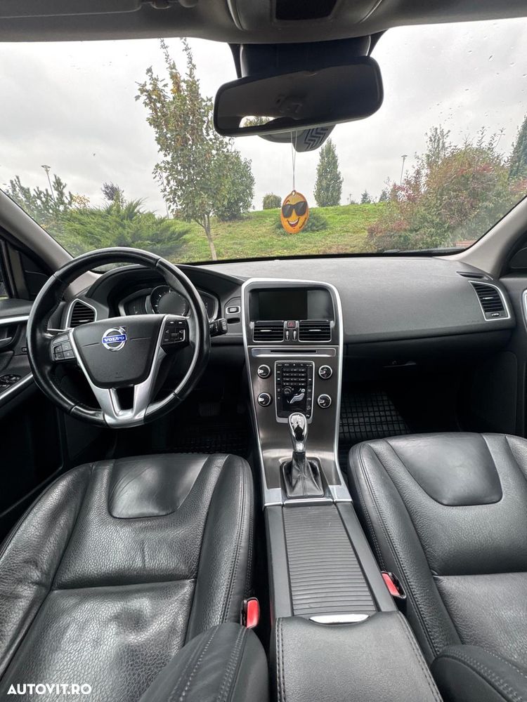 Volvo XC 60 D5 AWD Aut. Summum - 4