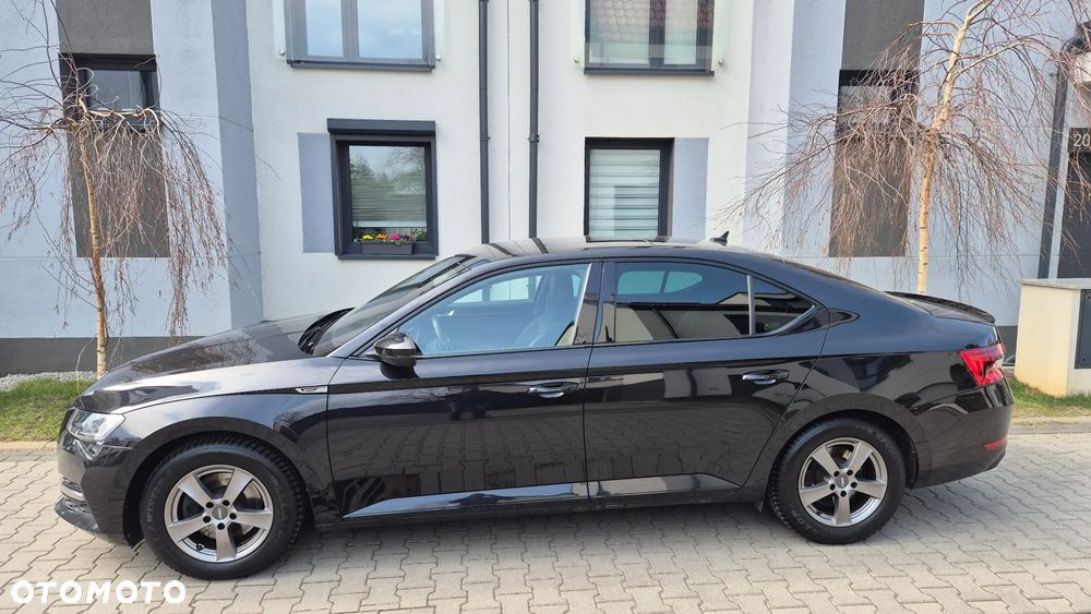 Skoda Superb 2.0 TDI SCR 4x4 Sportline DSG - 4