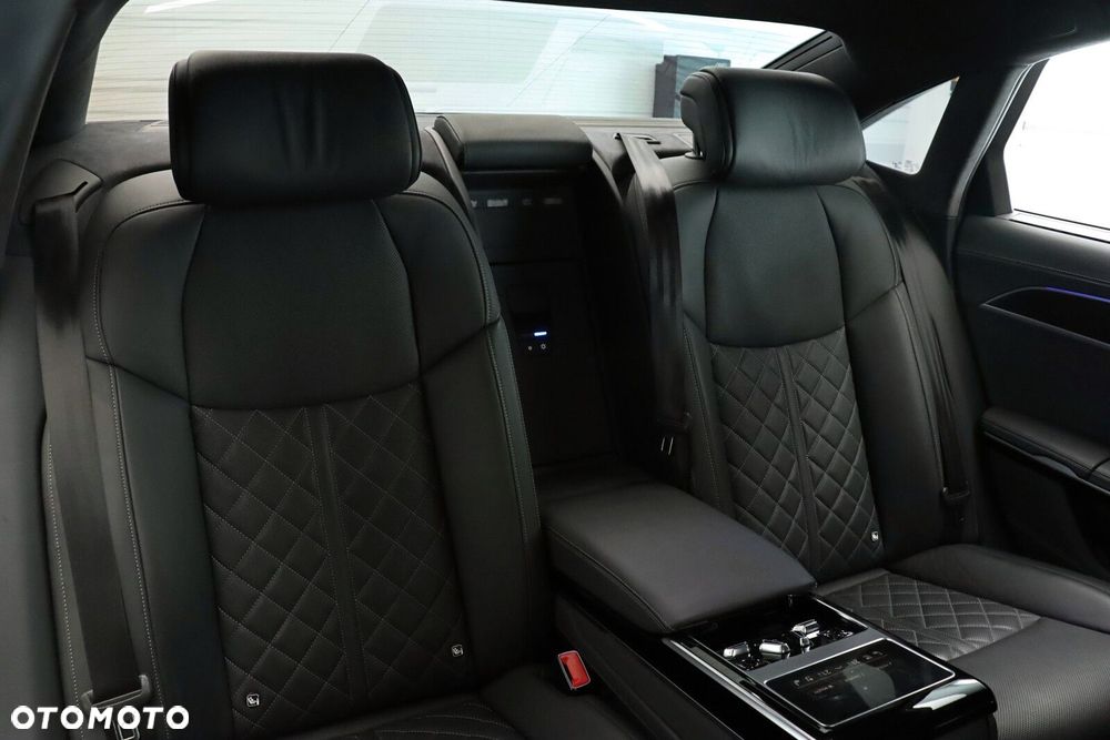 Audi S8 - 17