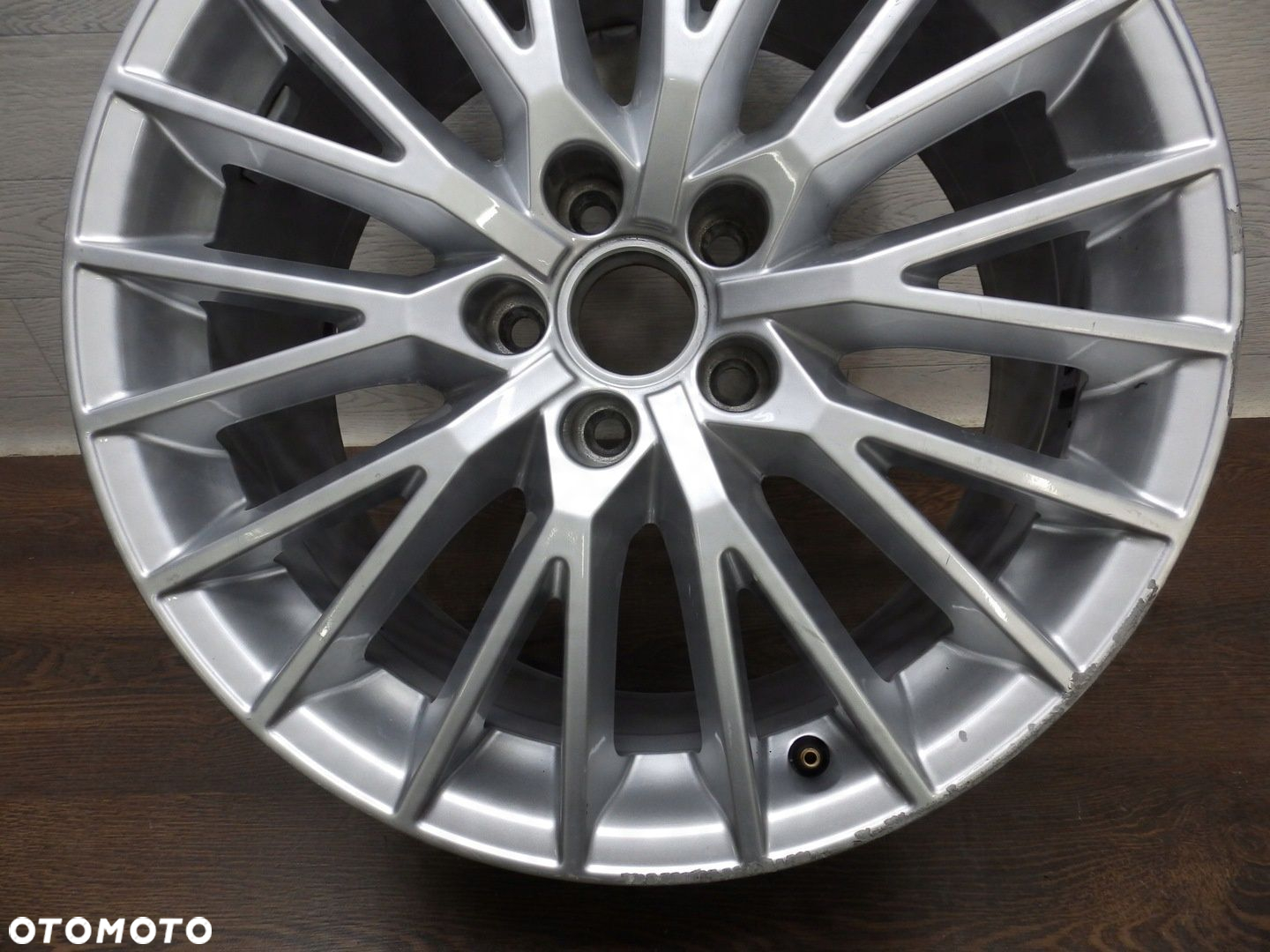 Felga Audi TT 8S0 E8.5Jx18H2 Et50 5x112 8S0 601025 D - 4