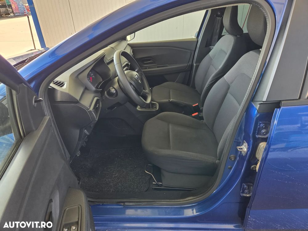 Dacia Logan TCe 90 Essential - 4