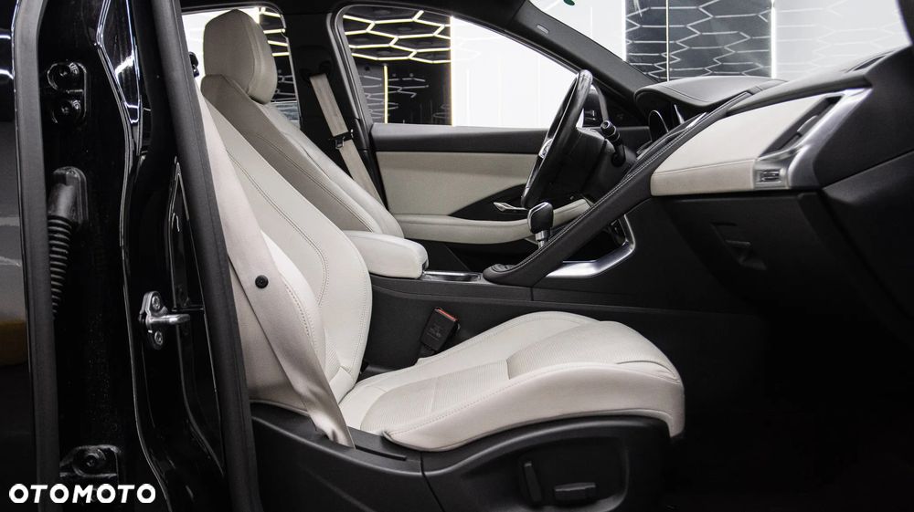 Jaguar E-Pace 2.0 i4D FWD R-Dynamic S - 20