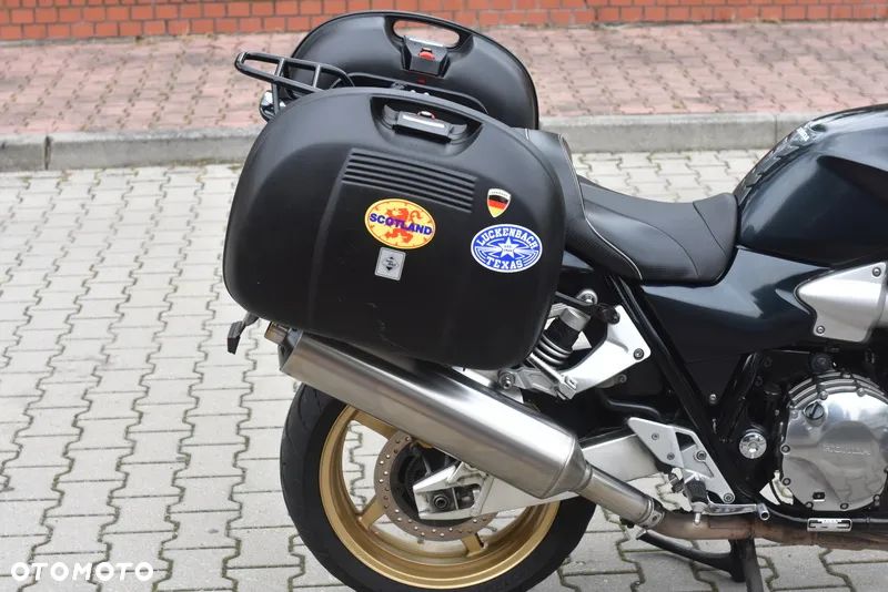 Honda CB - 12