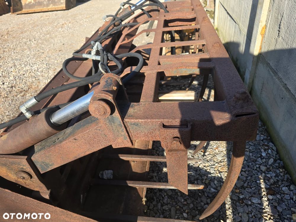 JCB - 13