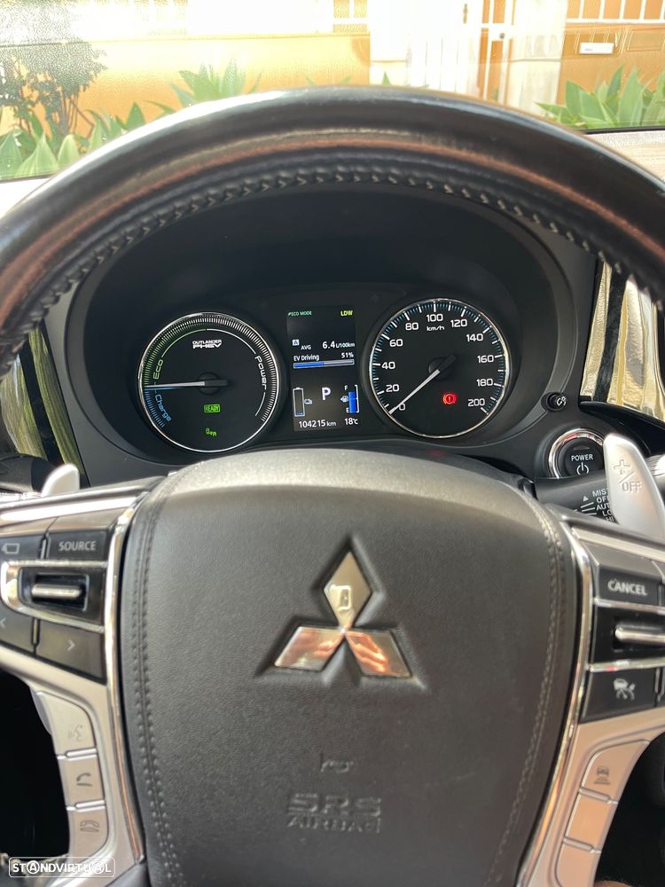 Mitsubishi Outlander - 10