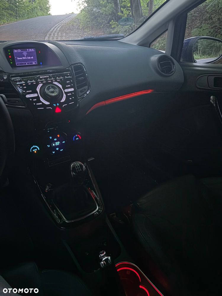 Ford Fiesta 1.6 Sport - 22