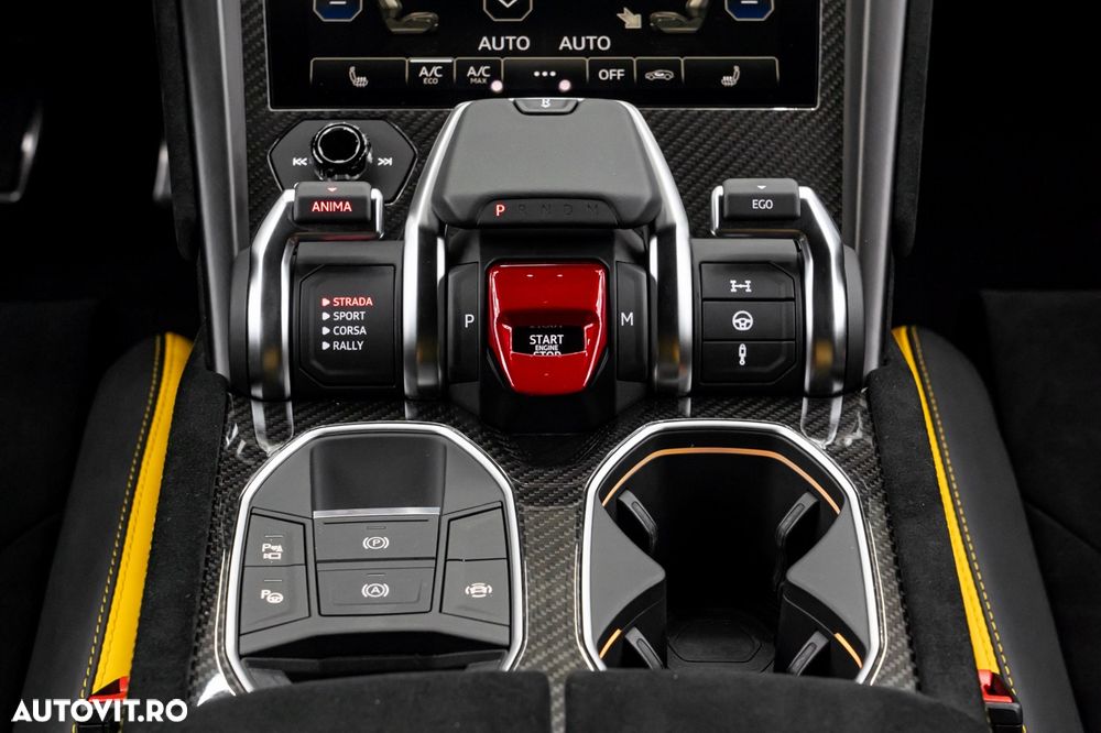 Lamborghini URUS - 35
