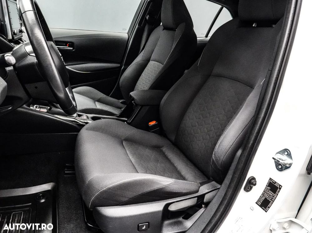 Toyota Corolla 1.8 HSD Dynamic - 13