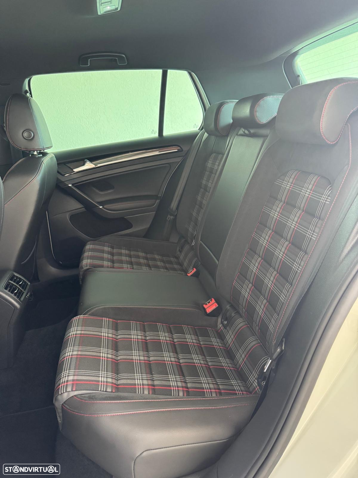 VW Golf 2.0 TSi GTi Performance - 17