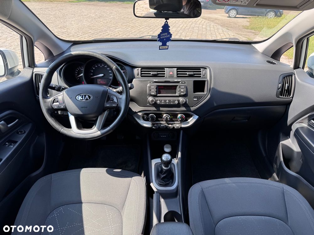Kia Rio 1.2 Attract - 18