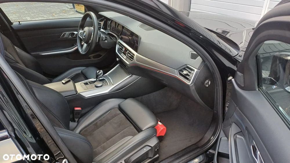 BMW Seria 3 320i xDrive M Sport - 14