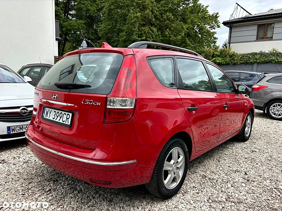 Hyundai i30 1.4 Base + - 8