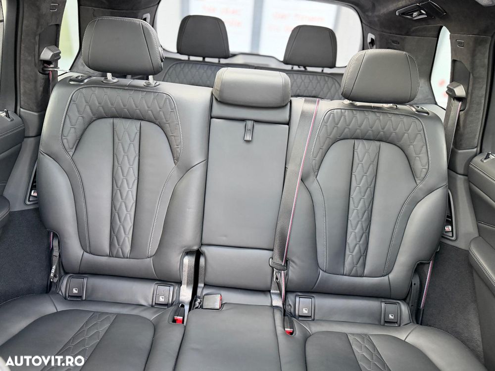 BMW X7 M60i xDrive AT MHEV - 26