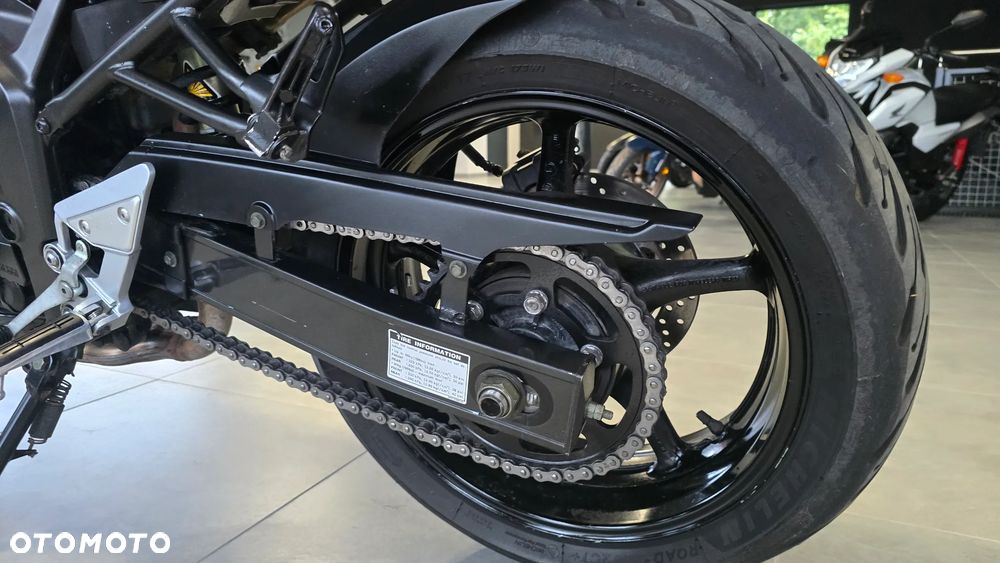 Yamaha FZ6 - 21