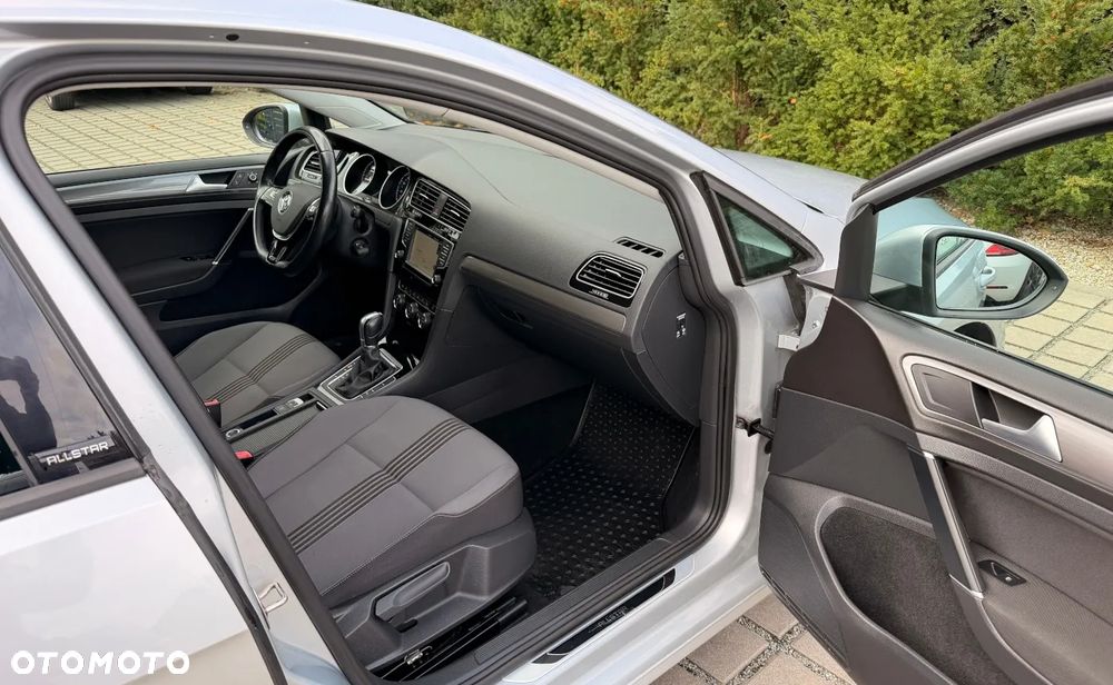 Volkswagen Golf 2.0 TDI BlueMotion Technology DSG Allstar - 16