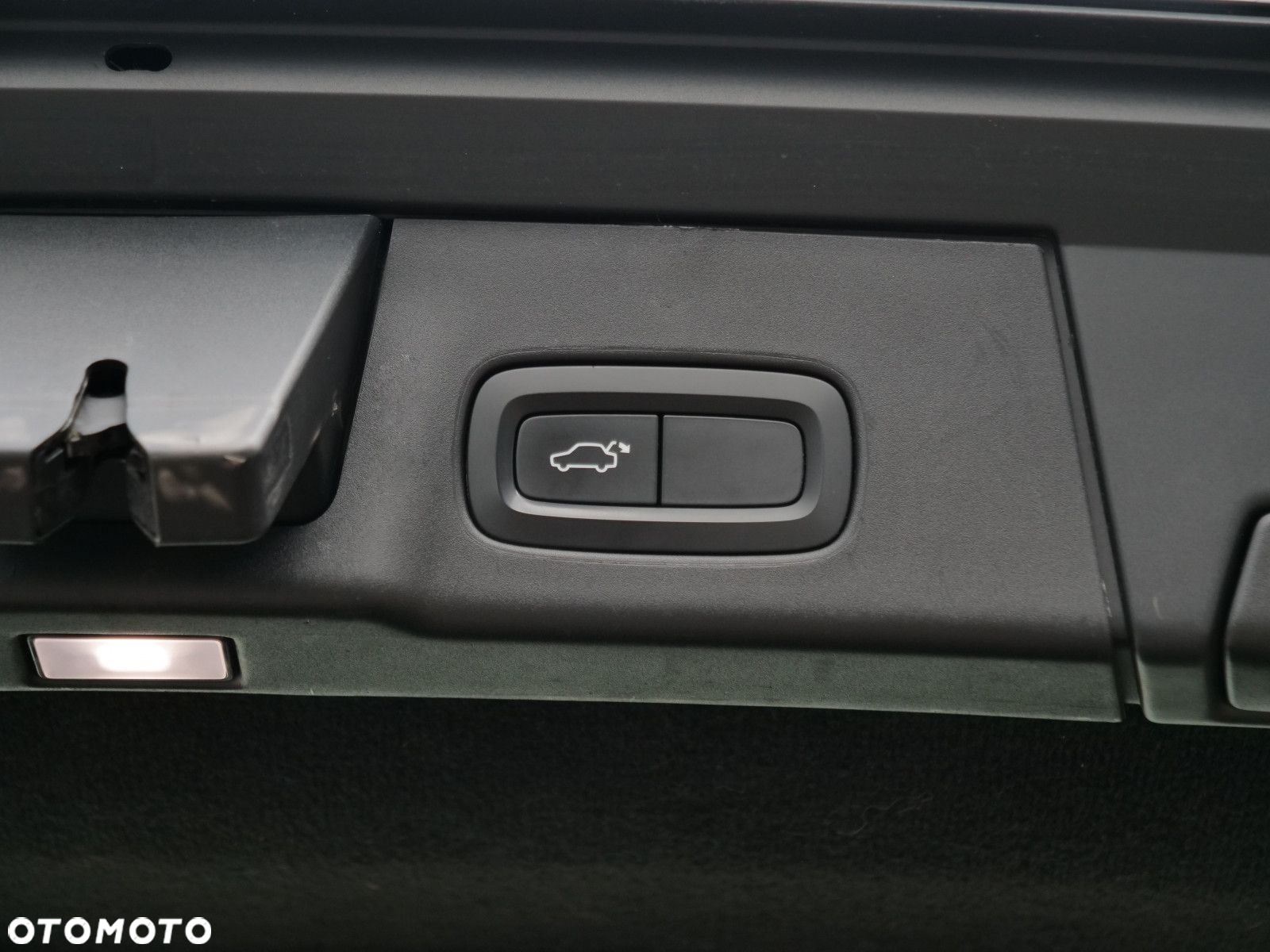 Volvo V90 Cross Country - 35
