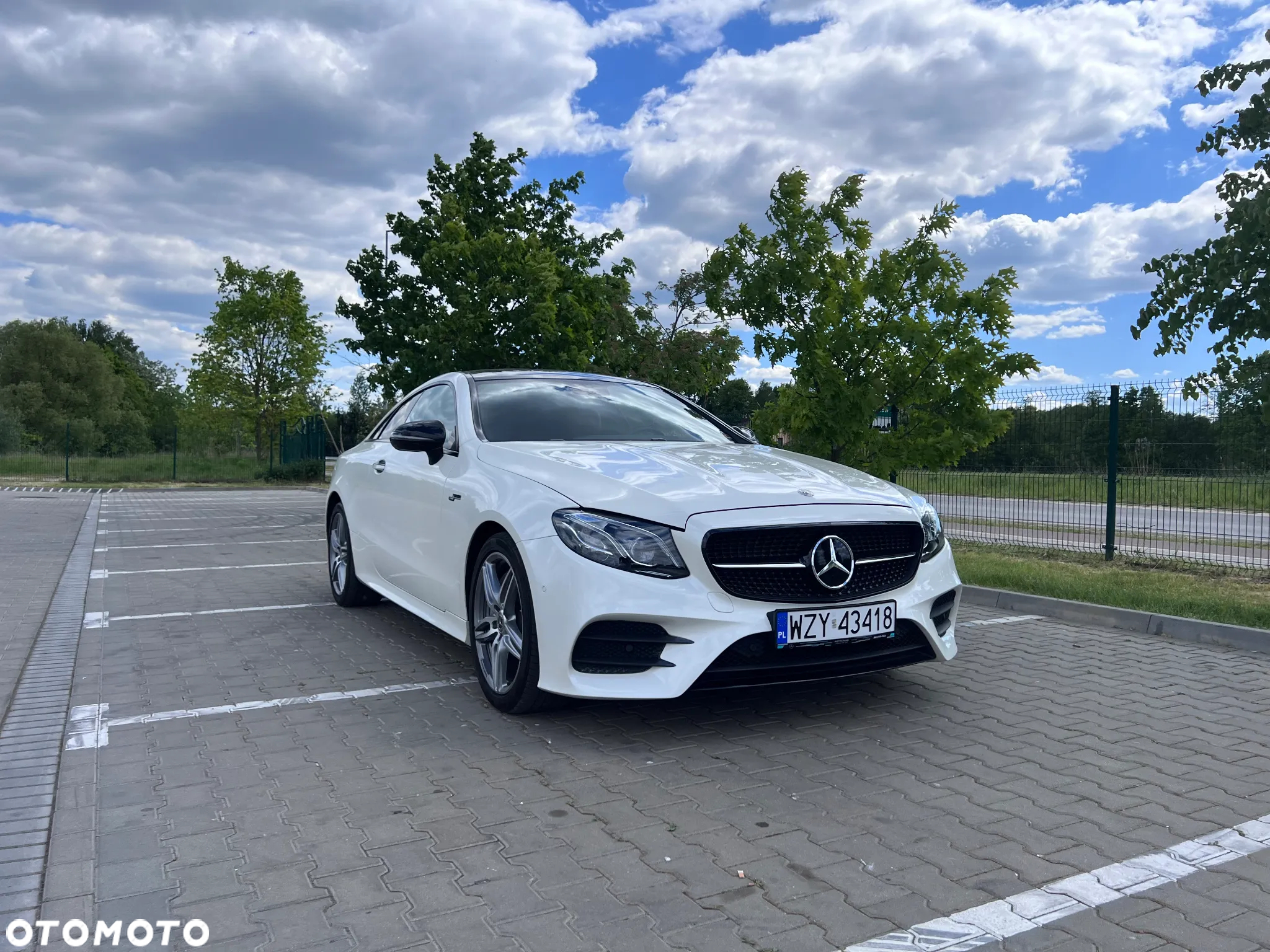 Mercedes-Benz Klasa E 400 4Matic Coupe 9G-TRONIC AMG Line - 11