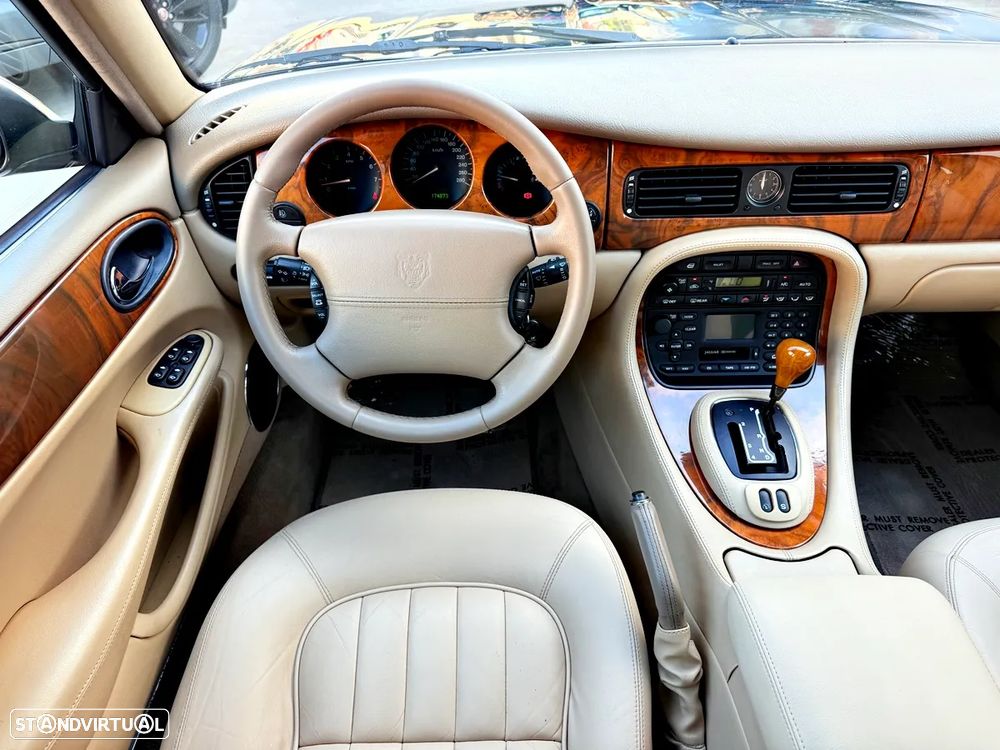Jaguar XJ XJ8 3.2 Executive - 11
