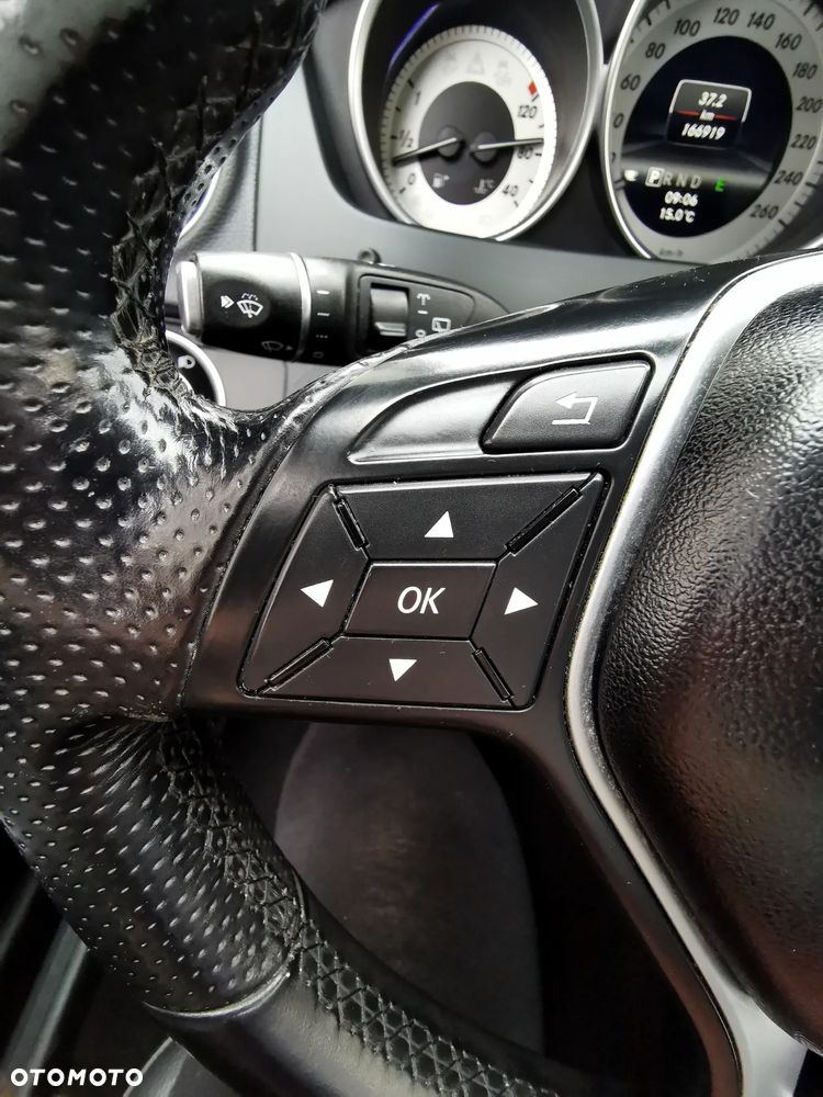 Mercedes-Benz Klasa C 180 (BlueEFFICIENCY) 7G-TRONIC Avantgarde - 17