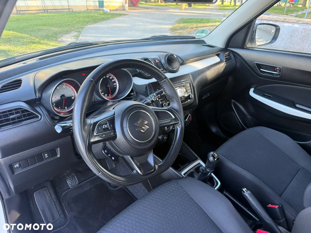 Suzuki Swift 1.2 Dualjet Club - 25