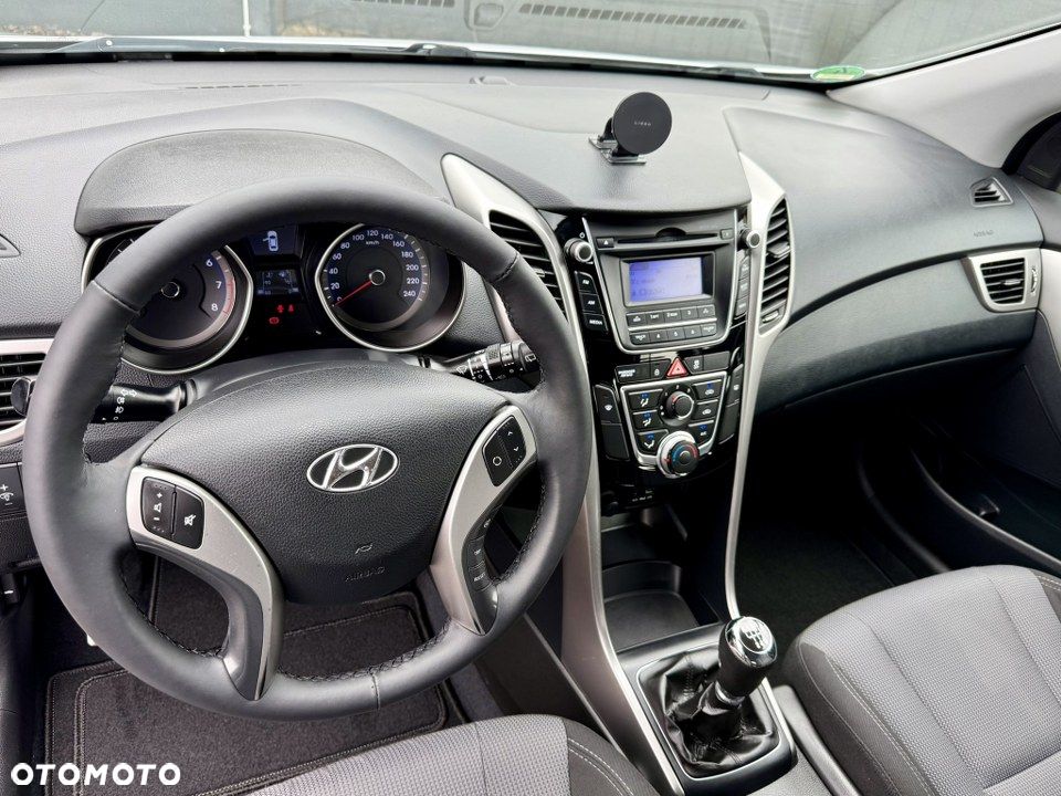 Hyundai i30 blue Kombi 1.6 GDi Passion - 19