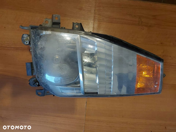 Lampa lewa Maxity Cabstar NT400 czesci 07-20r