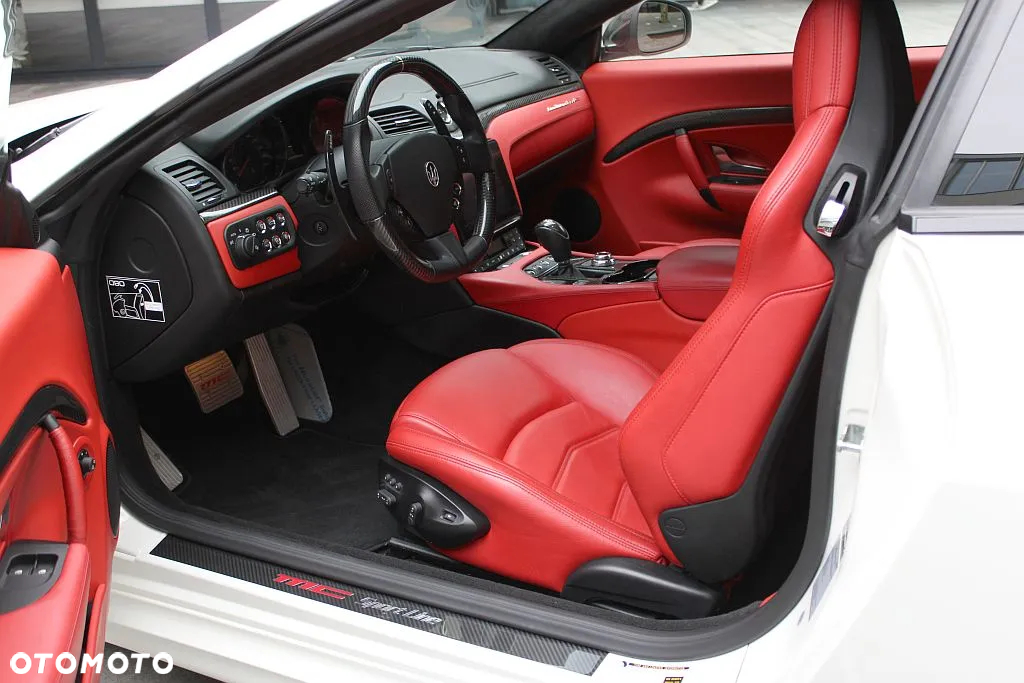 Maserati GranTurismo MC - 9