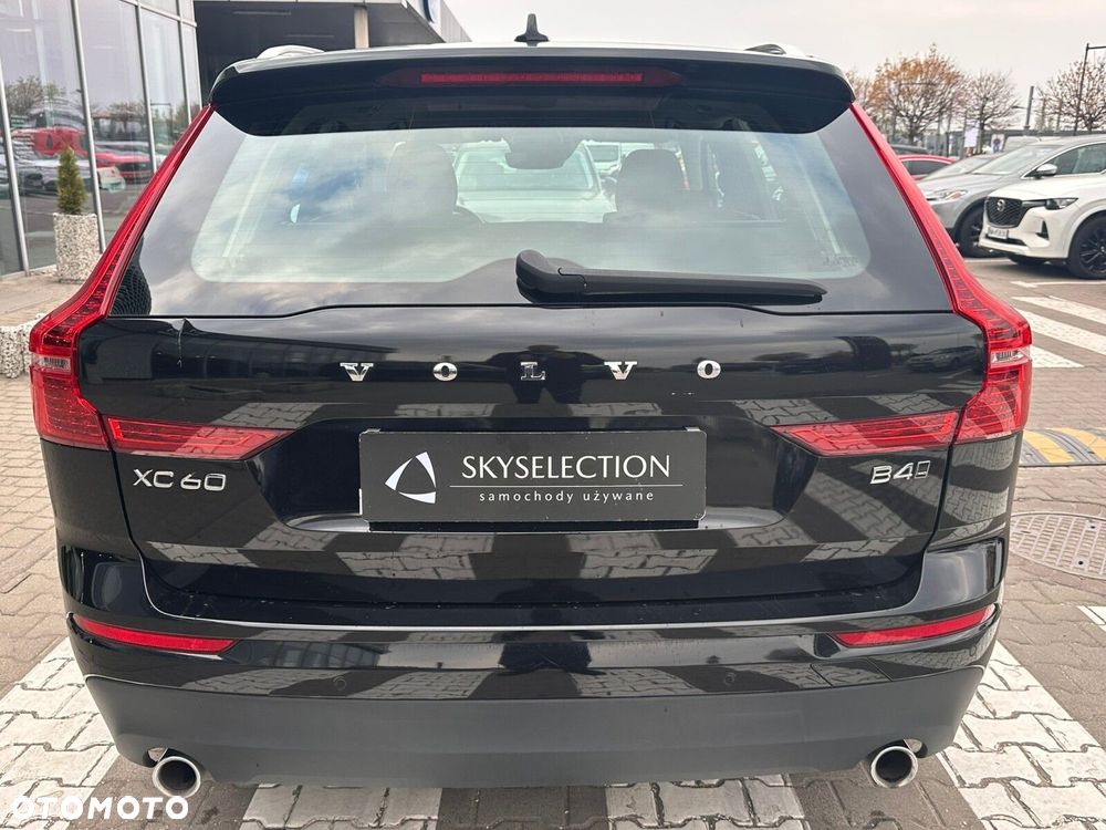 Volvo XC 60 B4 D AWD Momentum - 5