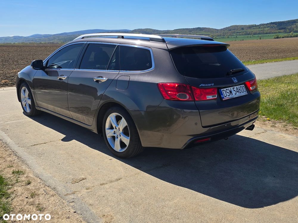 Honda Accord 2.0 Executive Nav - 8