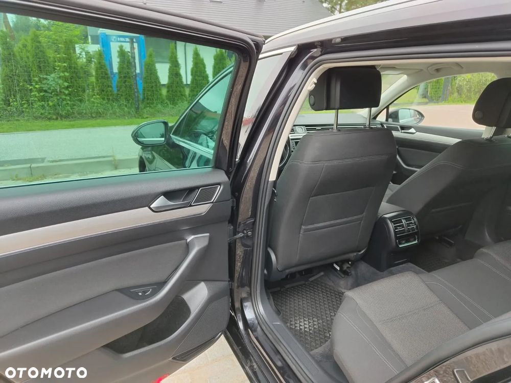 Volkswagen Passat Variant 2.0 TDI SCR DSG Highline - 31