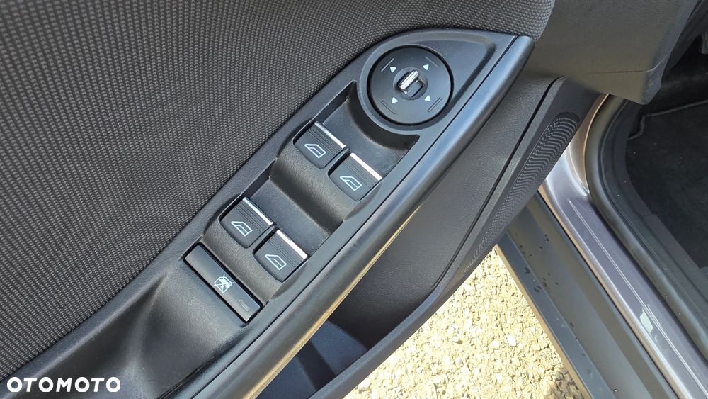 Ford Focus 1.0 EcoBoost Start-Stopp-System Champions Edition - 24