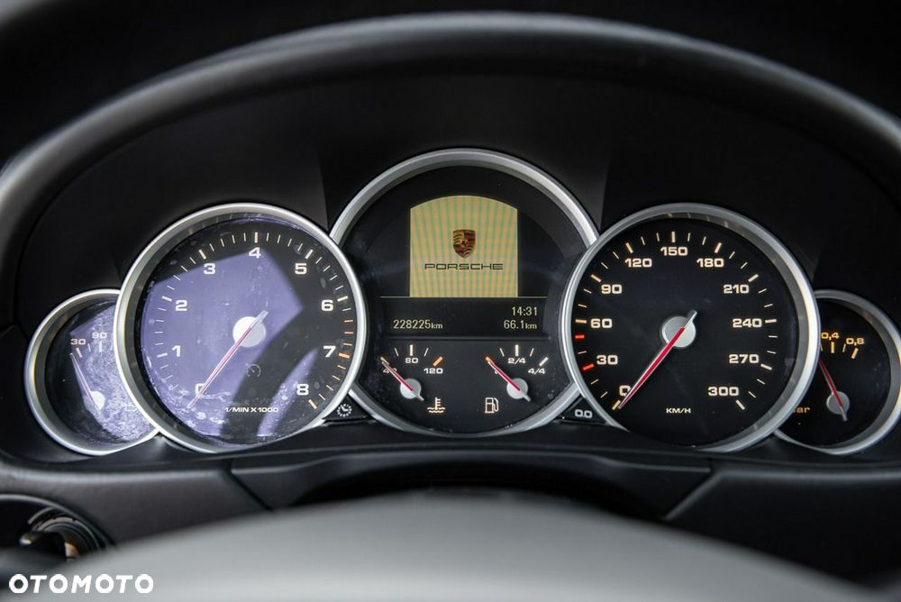 Porsche Cayenne Turbo Tiptronic S - 33