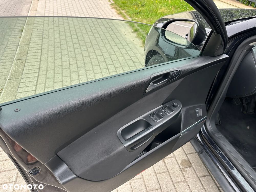 Volkswagen Passat - 15