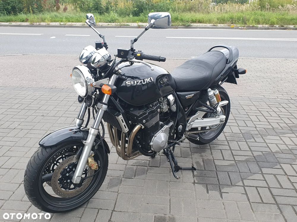 Suzuki GSX - 23