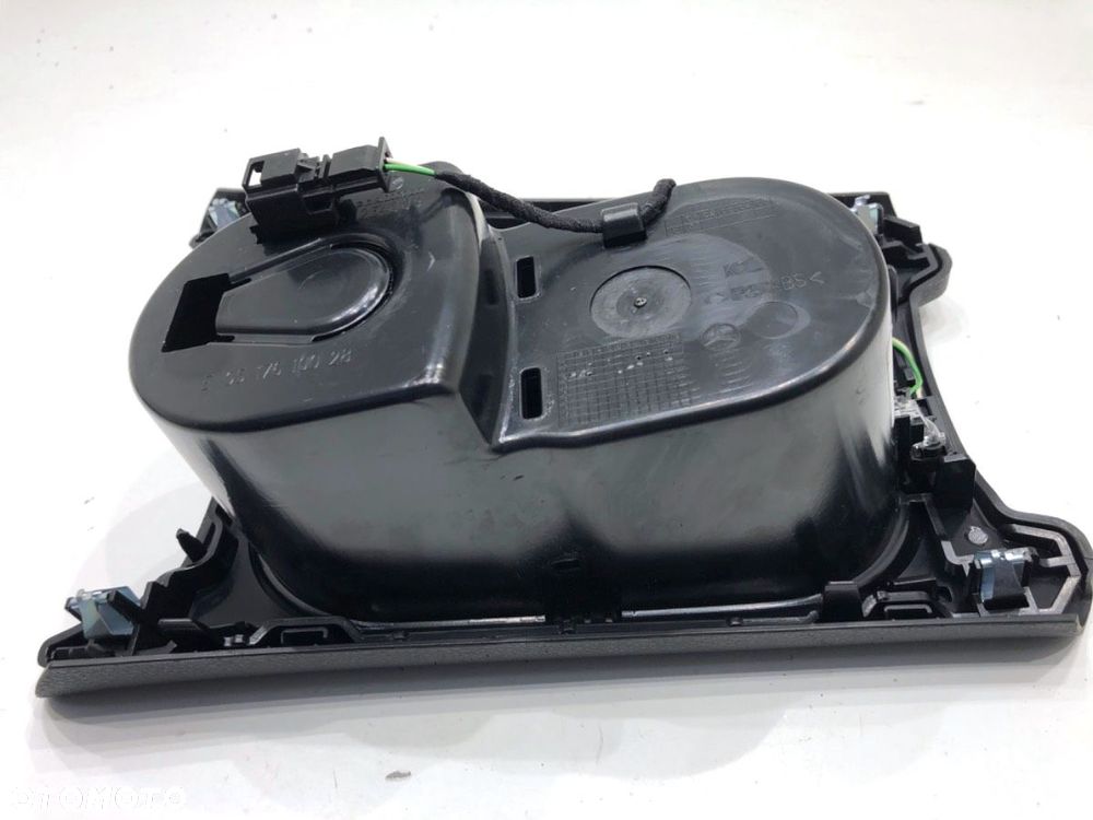 UCHWYT NA NAPOJE  MERCEDES-BENZ KLASA A (W176) 2012 - 2018 A 180 (176.042) 90 kW [122 KM] benzyna - 3
