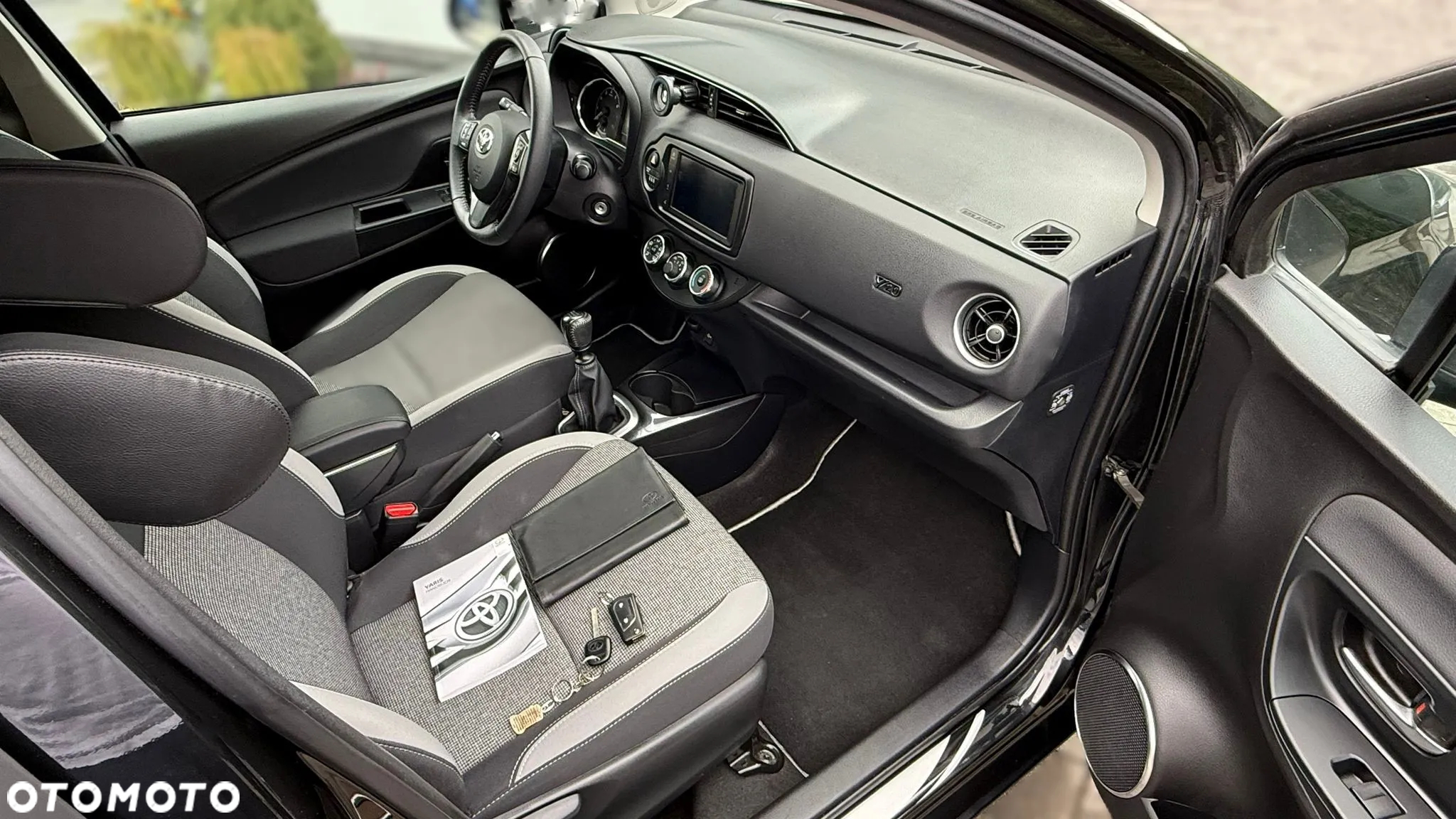 Toyota Yaris 1.5 20th Anniversary - 17