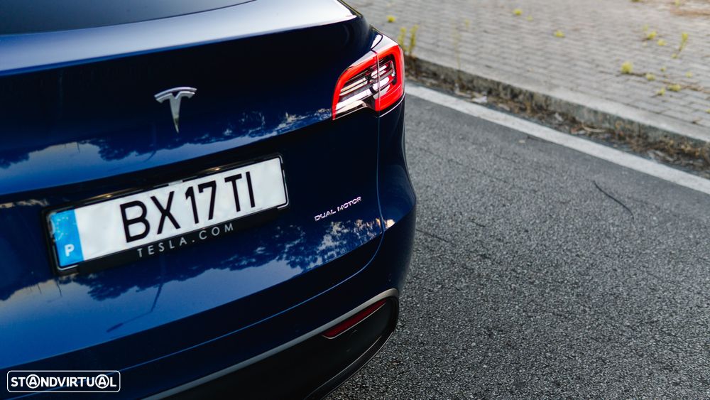 Tesla Model Y Long Range Dual Motor AWD - 8
